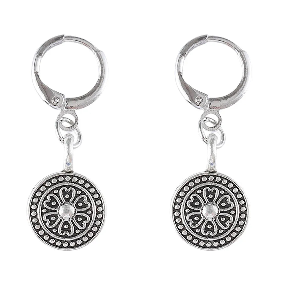 Women's bohemian retro earrings with round distressed ethnic print in zinc alloy