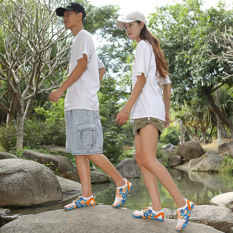 Quick-drying lace-up beach shoes with mesh upper and non-slip rubber sole in multiple colours