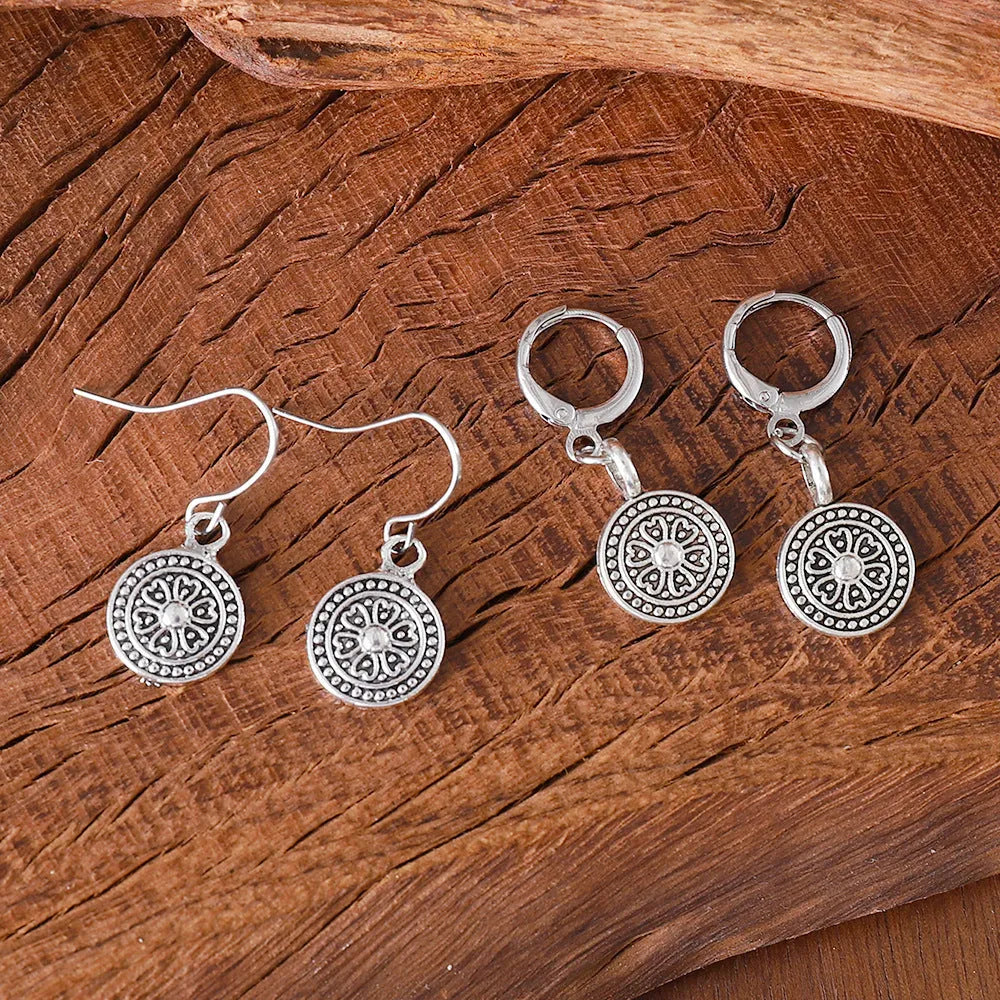 Women's bohemian retro earrings with round distressed ethnic print in zinc alloy