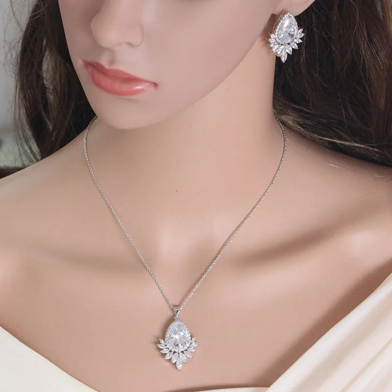 Bridal banquet jewellery set with AAA chain in blue, red and white colour options