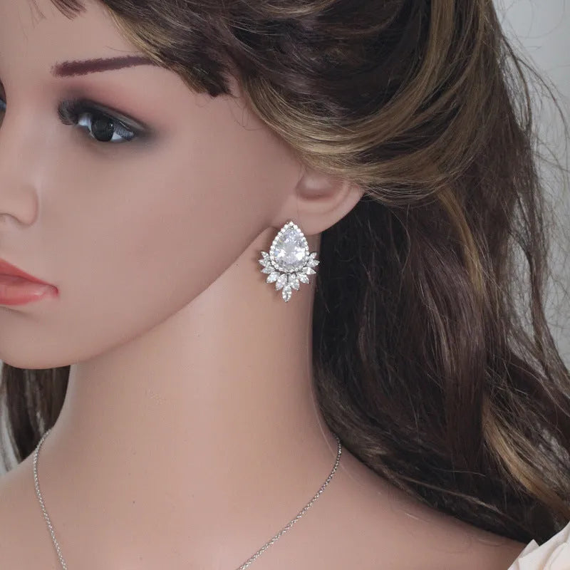 Bridal banquet jewellery set with AAA chain in blue, red and white colour options