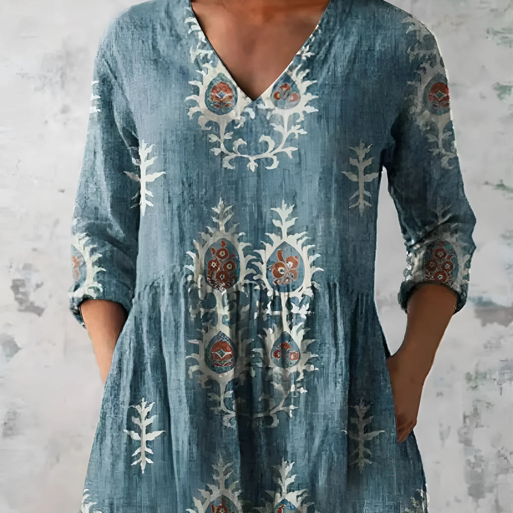 Women's printed wave pattern loose dress with 3/4 sleeves and wide waist design in polyester fabric