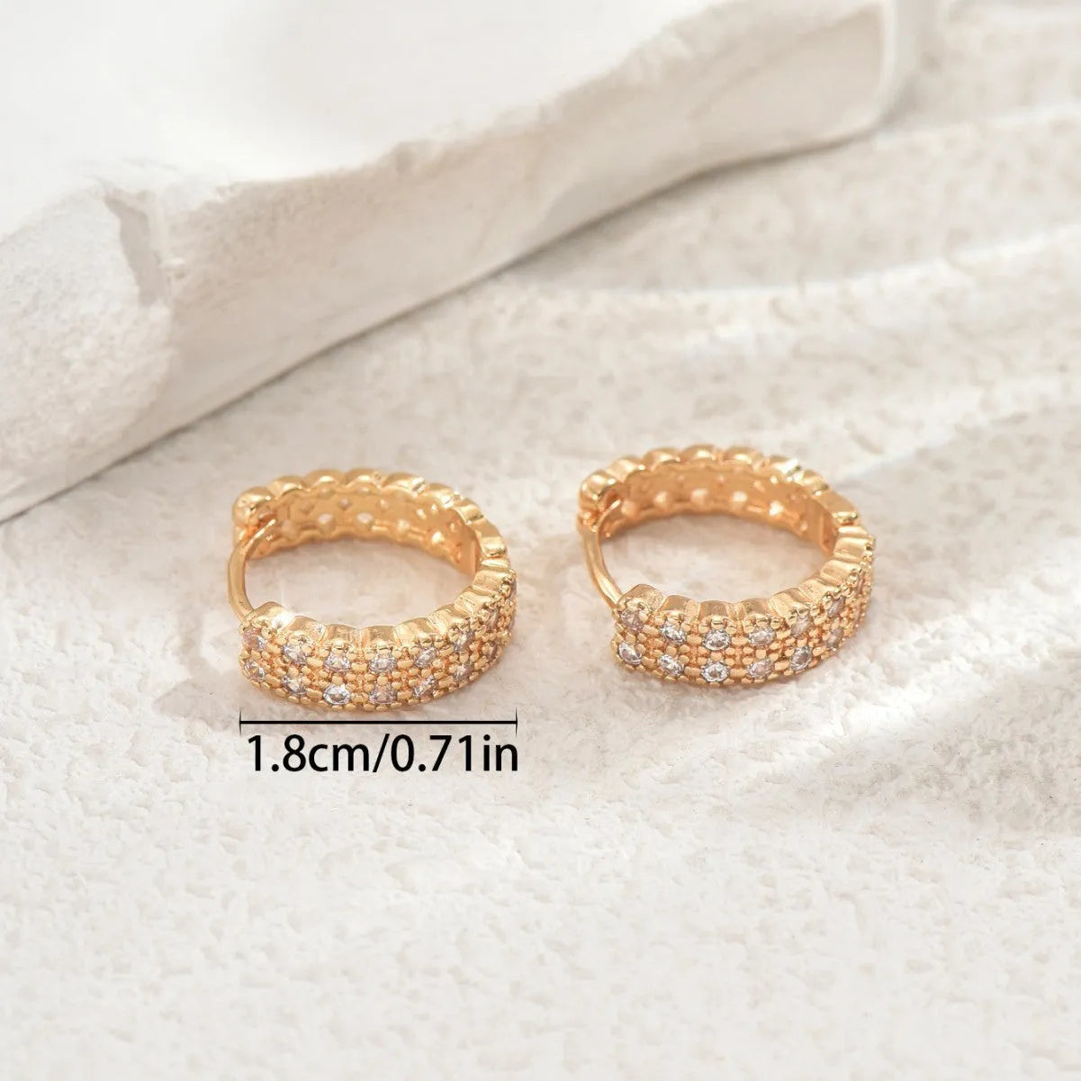 Copper geometry pattern ear studs with round dot ring elements in DE20288 colour