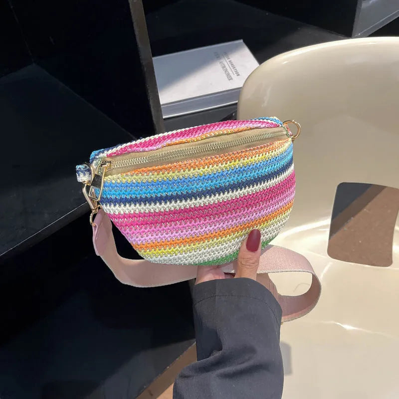 Women's woven straw shoulder bag in bohemian style with zippered compartment