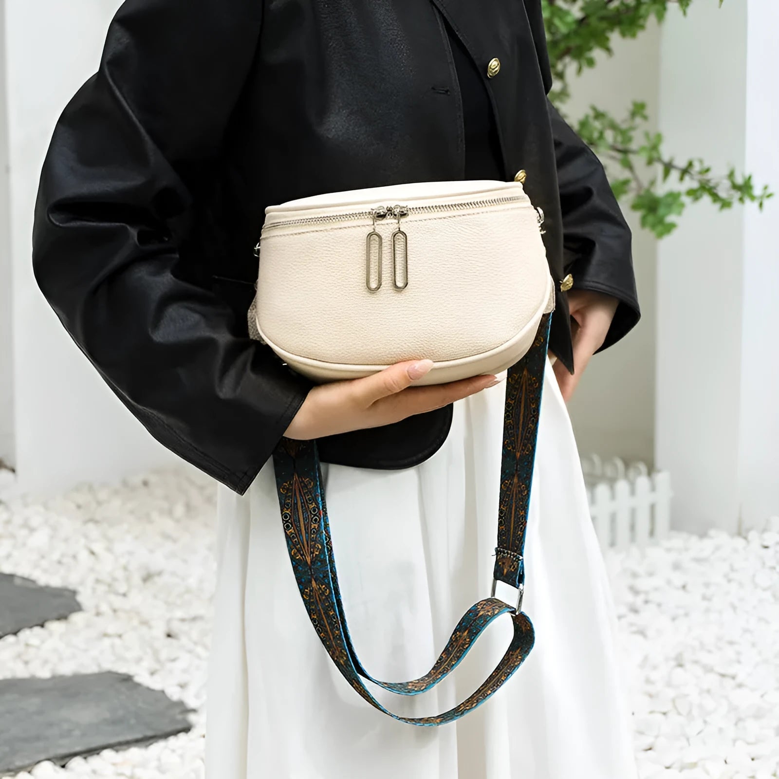 Women's soft PU leather messenger bag in saddle shape with crossbody strap