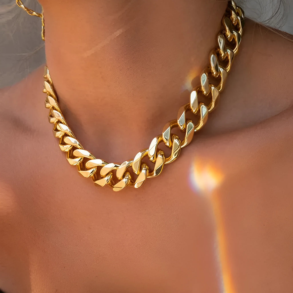 Gold tone women's thick chain necklace with 32cm length and 6cm pendant drop on alloy electroplated chain