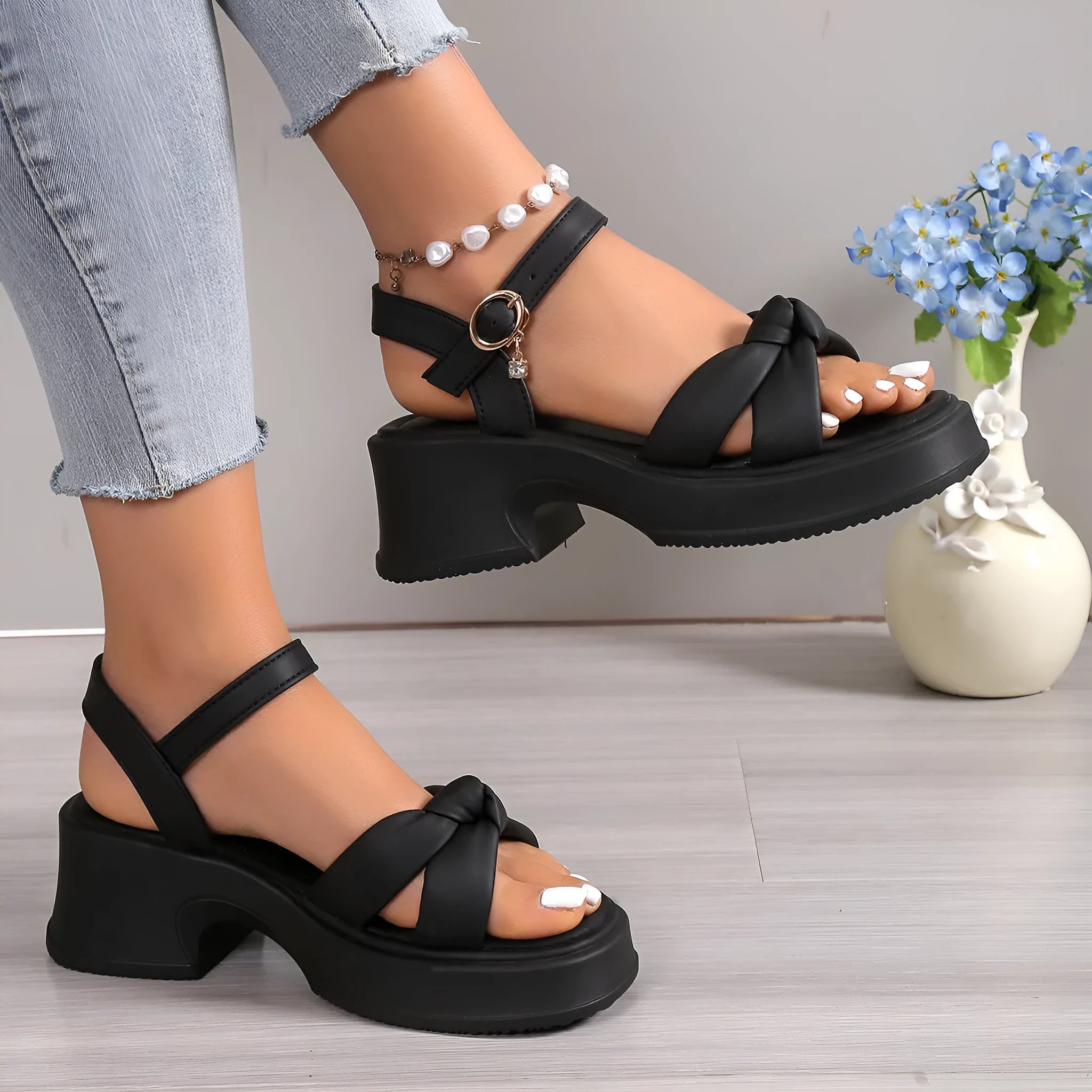 Women's black thick heel high heel slippers with round toe and button fastening
