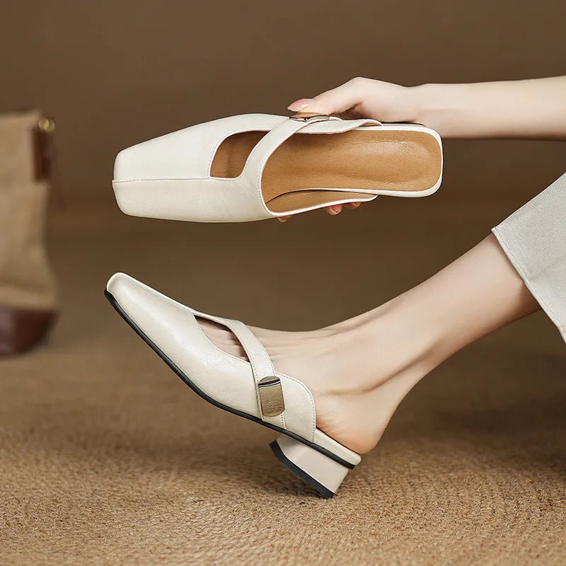 British-style square toe outdoor slippers in artificial PU leather with a rubber sole.