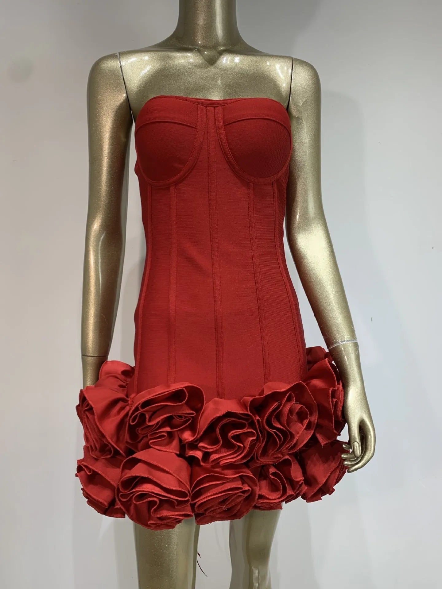 Women's solid colour polyester dress with mid waist design in black, red, or white