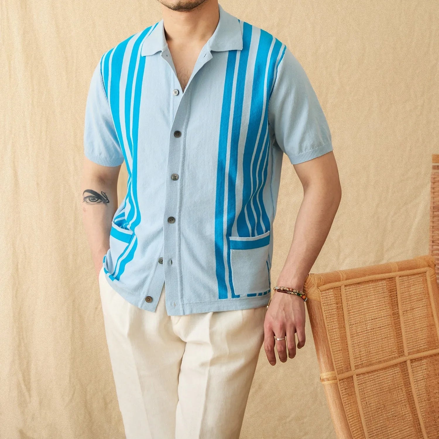 Short-sleeved knitted cardigan polo shirt in light blue with lapel collar