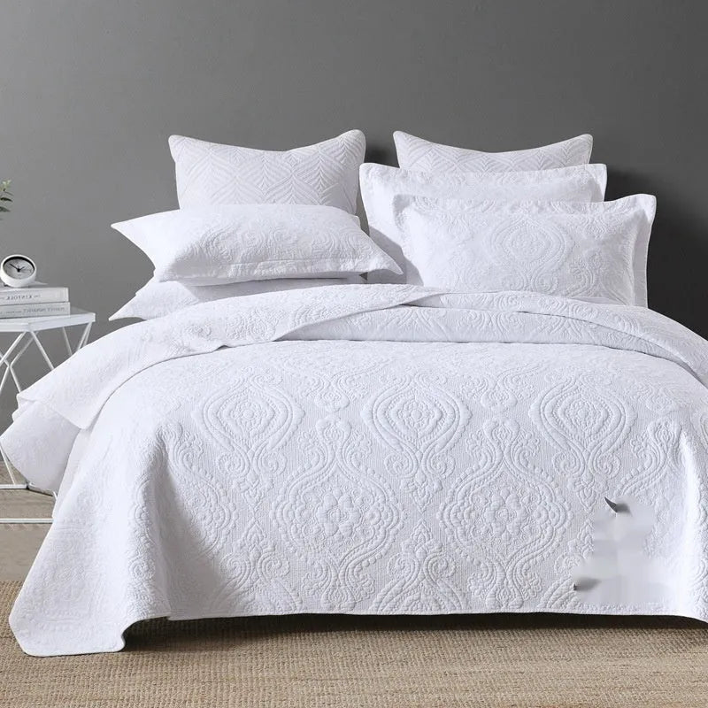Pure cotton double-sided bedspread quilt set in a Damascus pattern, shown on a 2.0m bed.