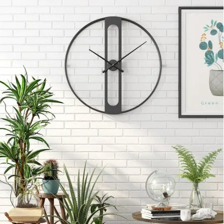 Round metal wall clock with 50cm diameter in black or gold minimalist design