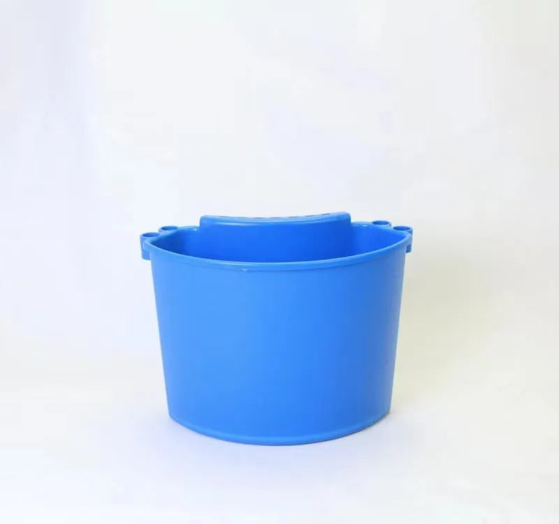 28 litre car washing bucket in PP plastic with side pockets for cleaning tools