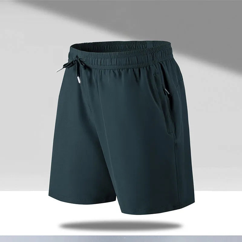 Men's loose fit quick-drying sports shorts in polyester fabric for summer activities