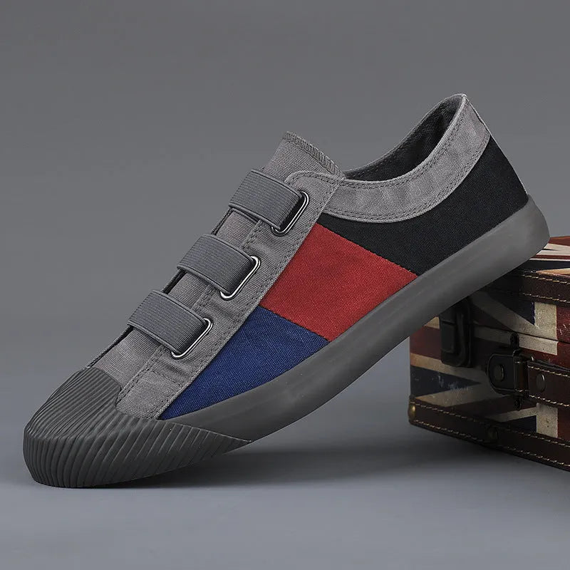 Men's low-top canvas sneakers with elastic band closure and round toe in a beige colour option
