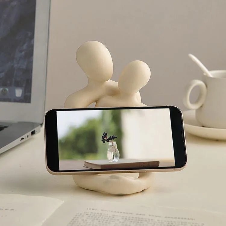 Modern simple style resin statue of loving couple in milky white or gold finish for home decoration