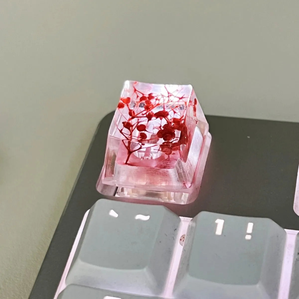 High transparency resin starry sky artisan keycap for mechanical keyboards in violet colour