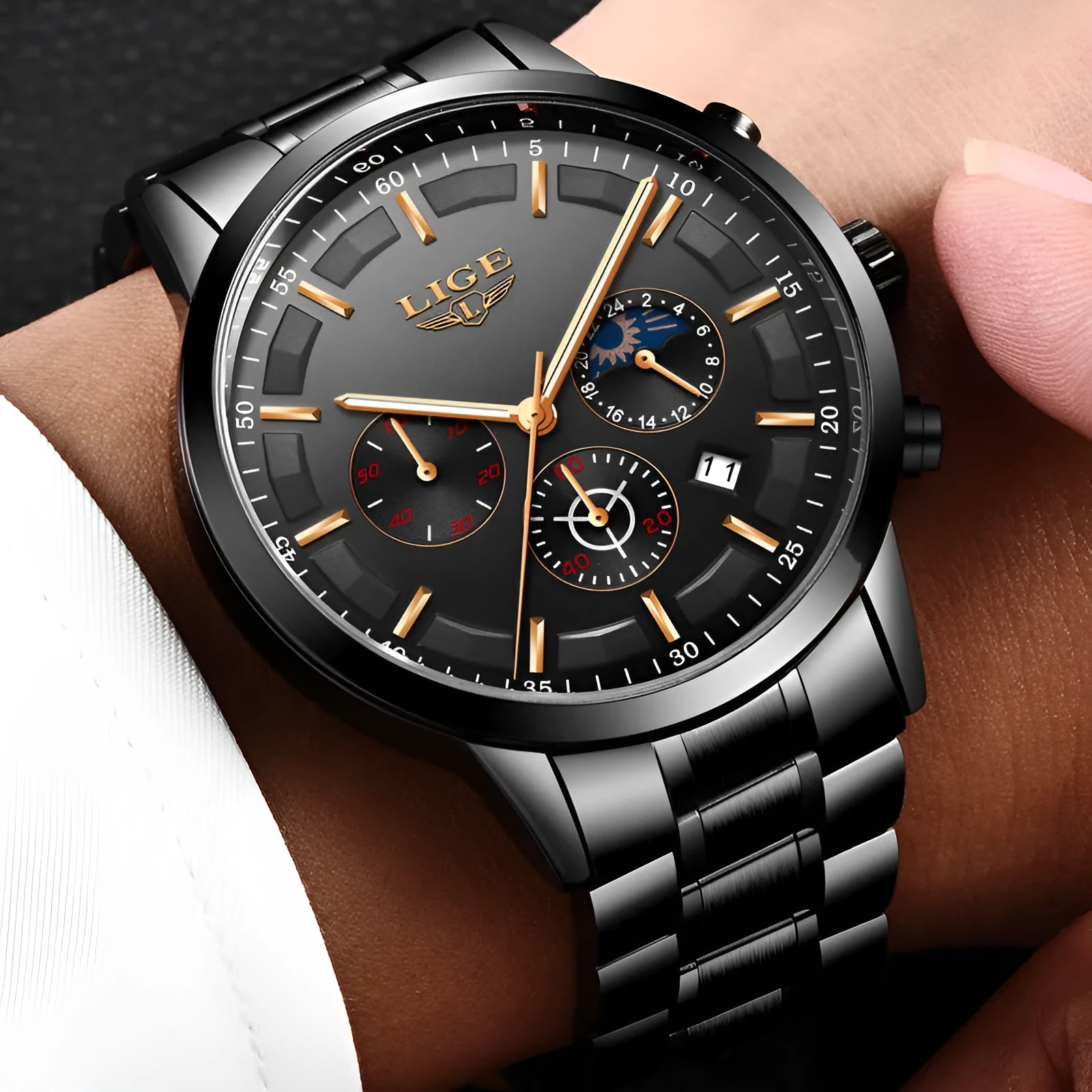 Men's black and rose gold waterproof quartz sports watch on wrist