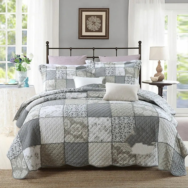 Pure cotton quilted bedspread three-piece set in Korean style with matching pillowcases.