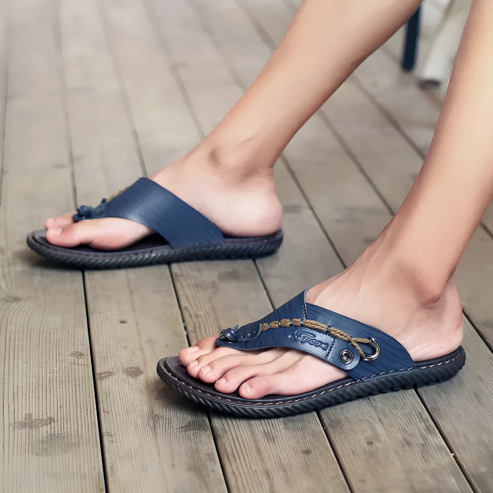 Men's black casual slippers with non-slip sole showing size range 38-47 options