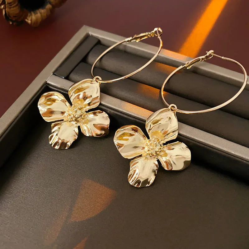 Silver needle metal flower earrings with geometric cold style in gold or silver electroplated finish
