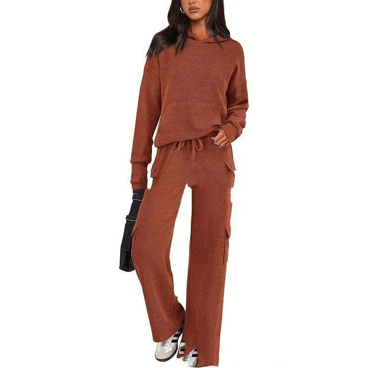 Women's polyester leisure sports suit with regular sleeves and matching trousers in multiple colour options