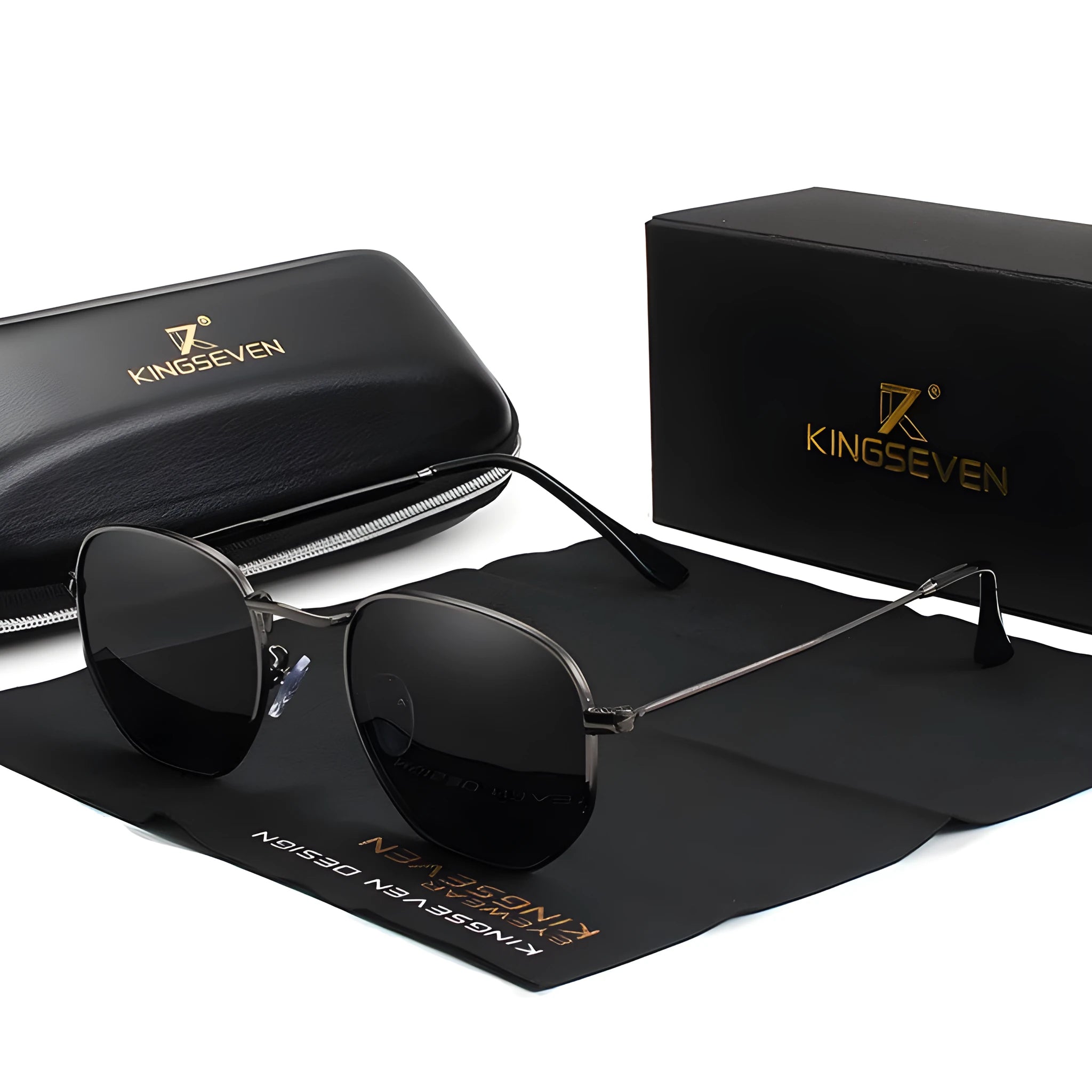 Round retro-style sunglasses for men with a metal frame, shown in a selection of available colours.