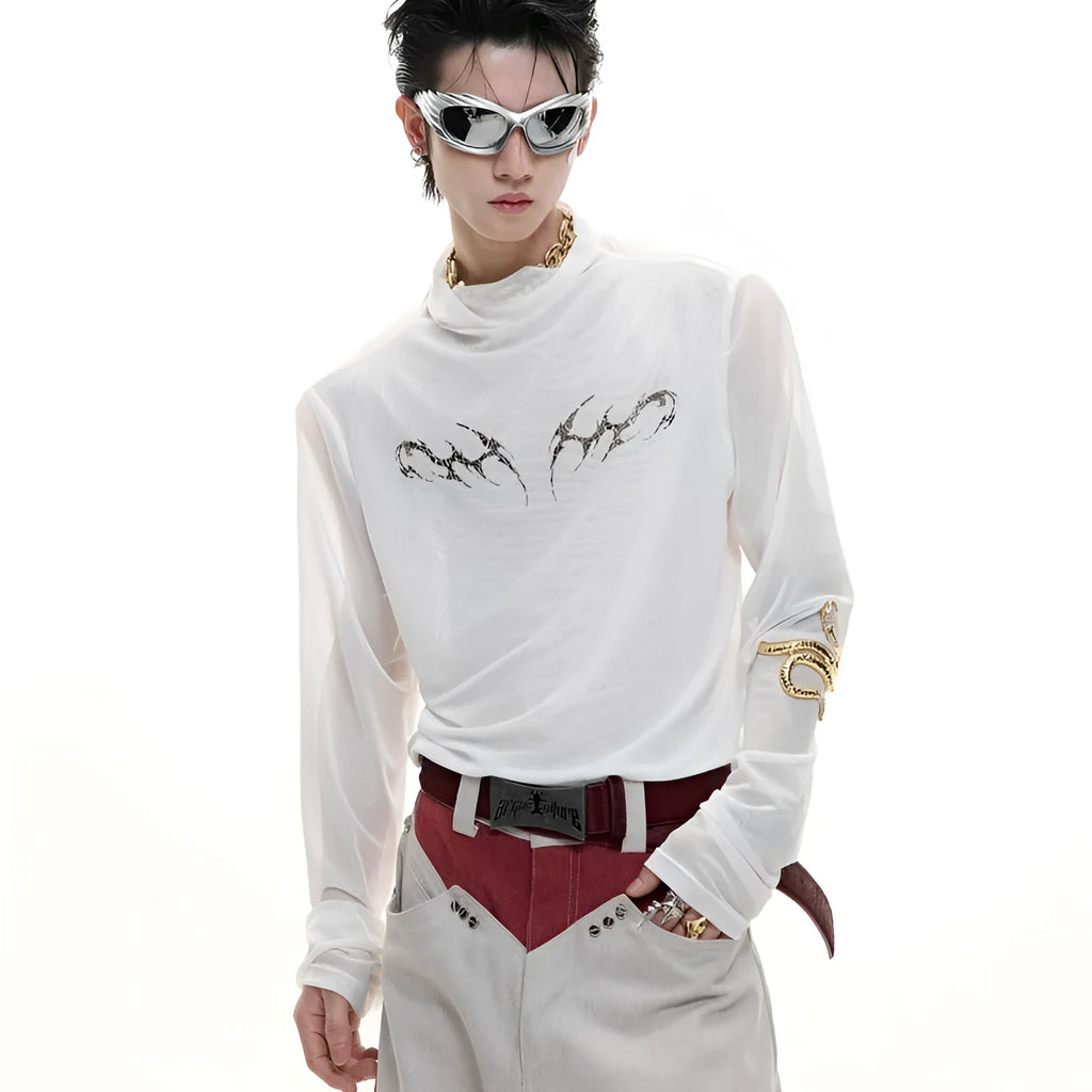 Man wearing a black slim-fit niche mesh long sleeve bottoming shirt.
