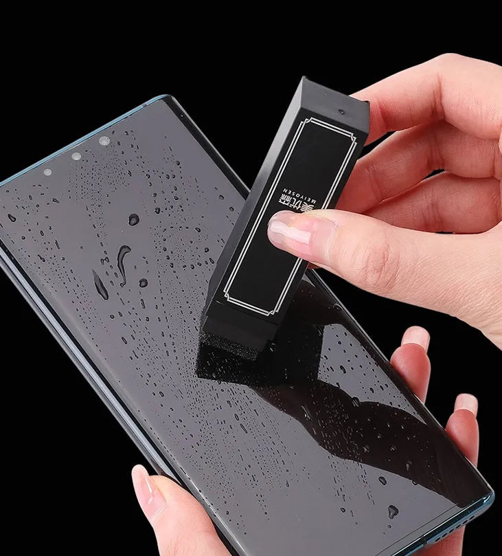 Disposable mobile phone screen cleaner kit with 40 sheets in black portable packaging