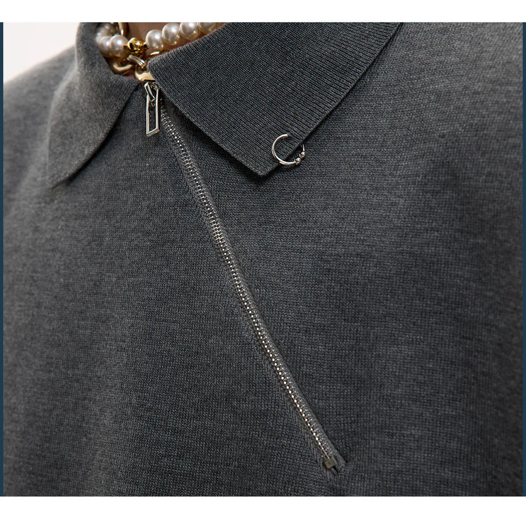 Men's slim-fit knitted polo shirt with oblique zipper and lapel collar in solid colour