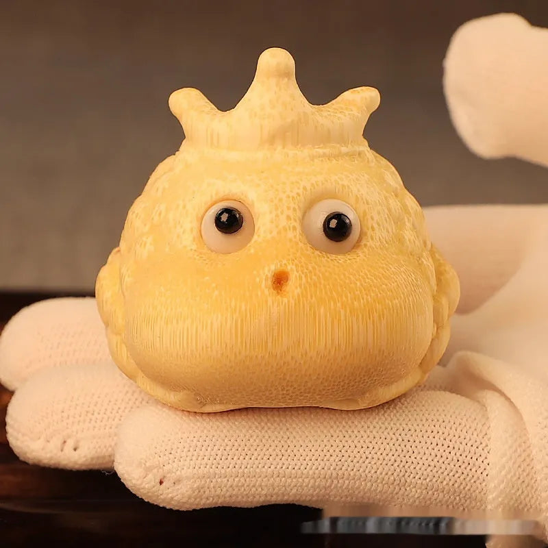 Solid bamboo Crown Princess Toad carving ornament in cute style, approximately 5 cm.