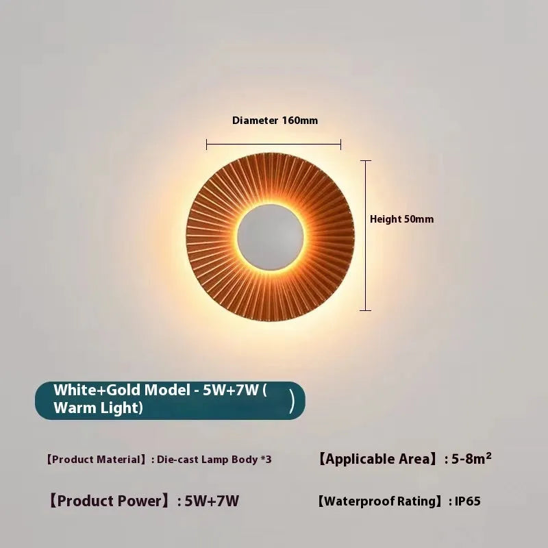 Round aluminium wall lamp with LED light source in outer white inner gold colour option