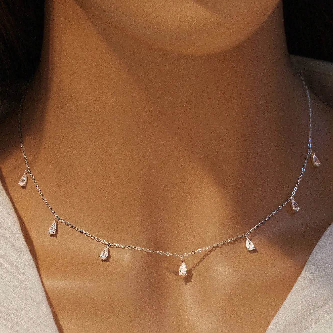 925 sterling silver drop-shaped necklace with artificial zircon on an adjustable O-chain in silver, rose gold, or gold.