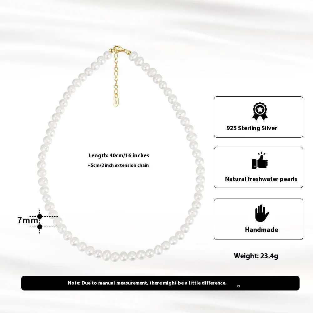 Women's adjustable freshwater pearl necklace in 925 silver with 6-7mm pearls on model
