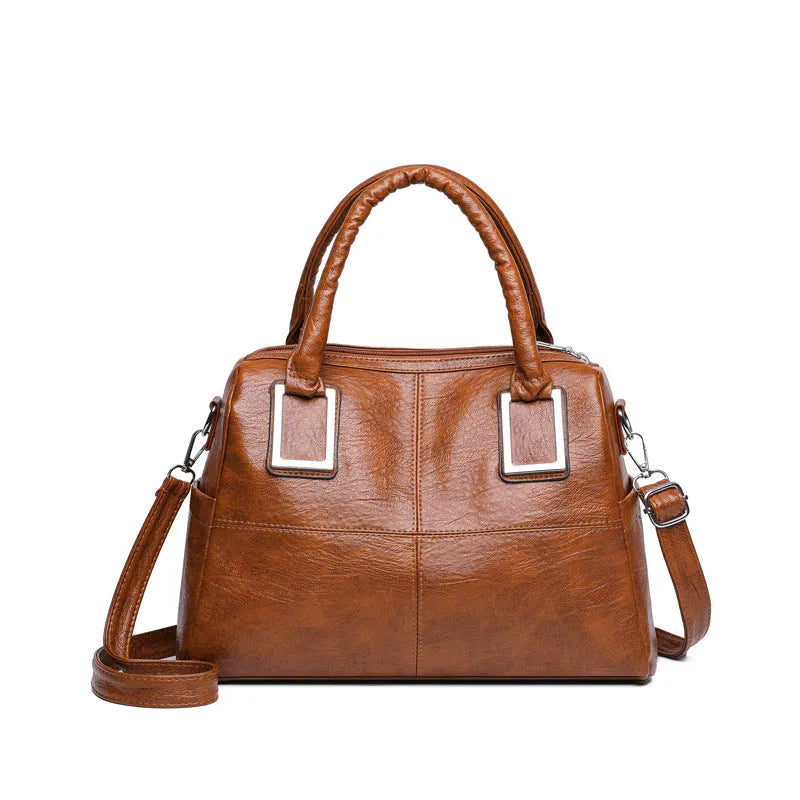 Women's simple shoulder bag in horizontal square design with large capacity and internal organisation compartments