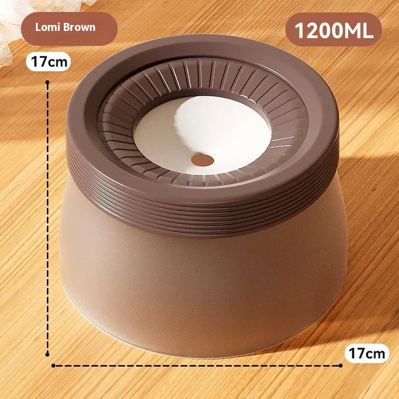 Green pet suspension drinking water bowl with non-wet mouth design on stable plate