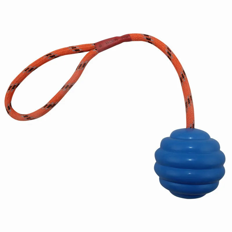 Multi-colour rubber pet toy ball with rope knot design for bite-resistant chewing and dental cleaning