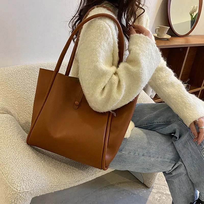 Casual large capacity solid colour PU tote bag for women with matching wallet on shoulder