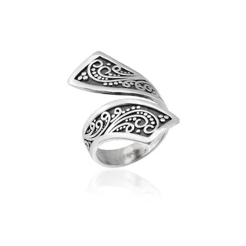 Silver electroplated women's adjustable alloy ring with minimalist retro design on adjustable opening