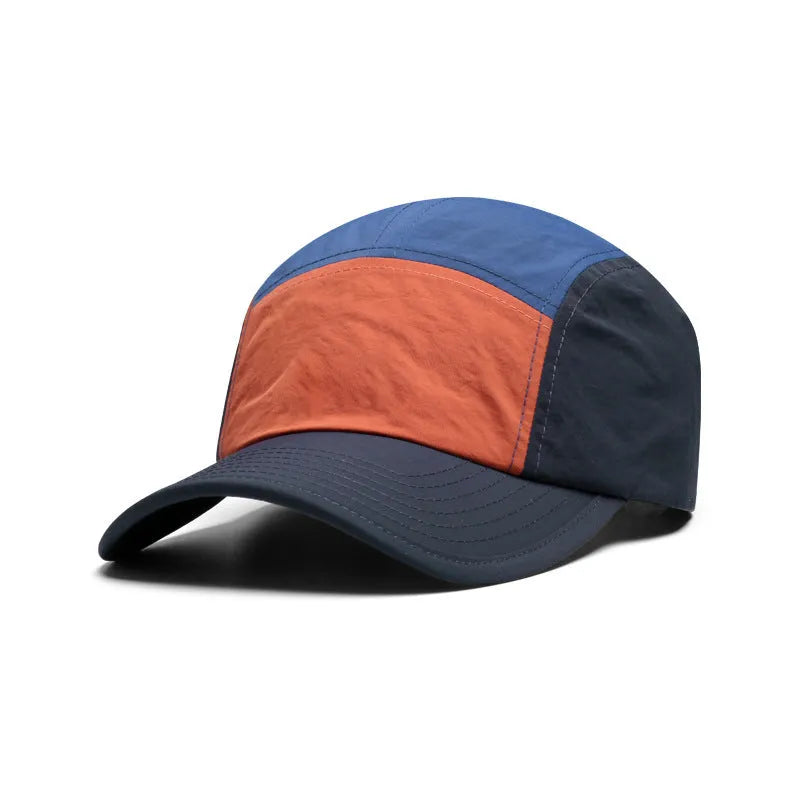 Men's quick-drying baseball cap with curved brim in cotton polyester blend showing five-piece construction structure