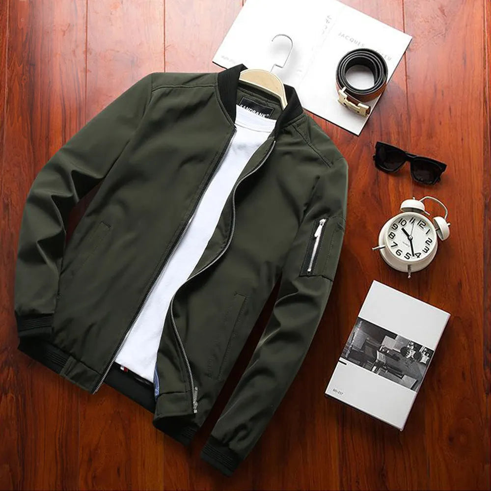 Men's slim fit casual jacket in black with zipper front and side pockets