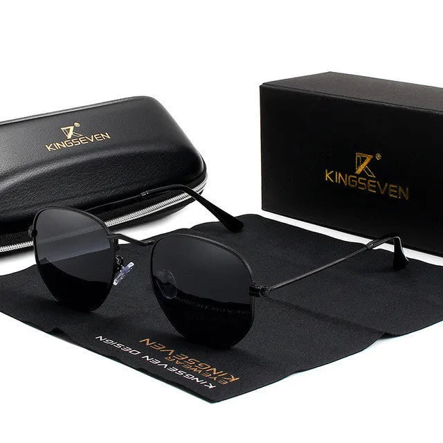 Round retro-style sunglasses for men with a metal frame, shown in a selection of available colours.