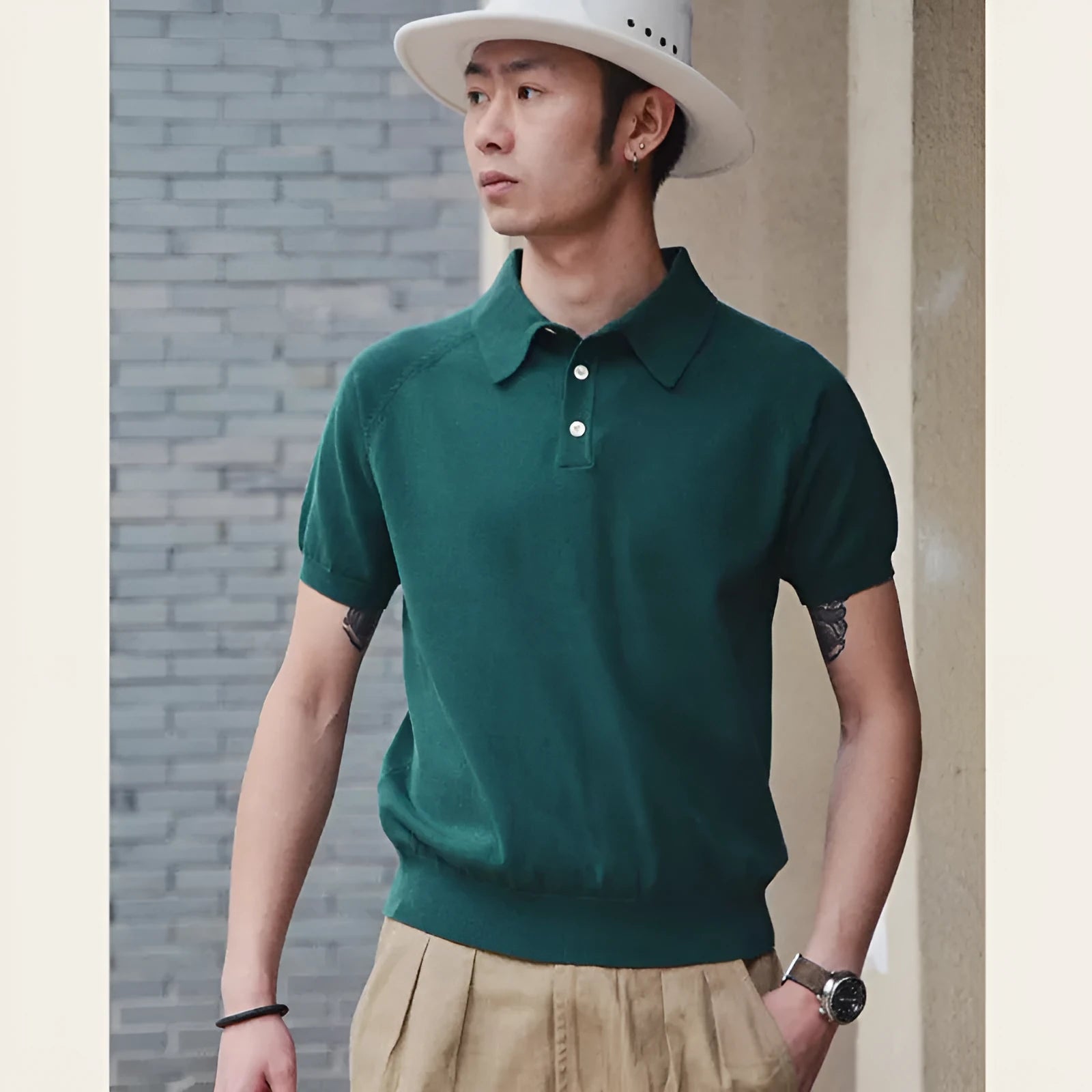 Retro slim fit cotton short-sleeved T-shirt in dark brown colour for summer leisure wear