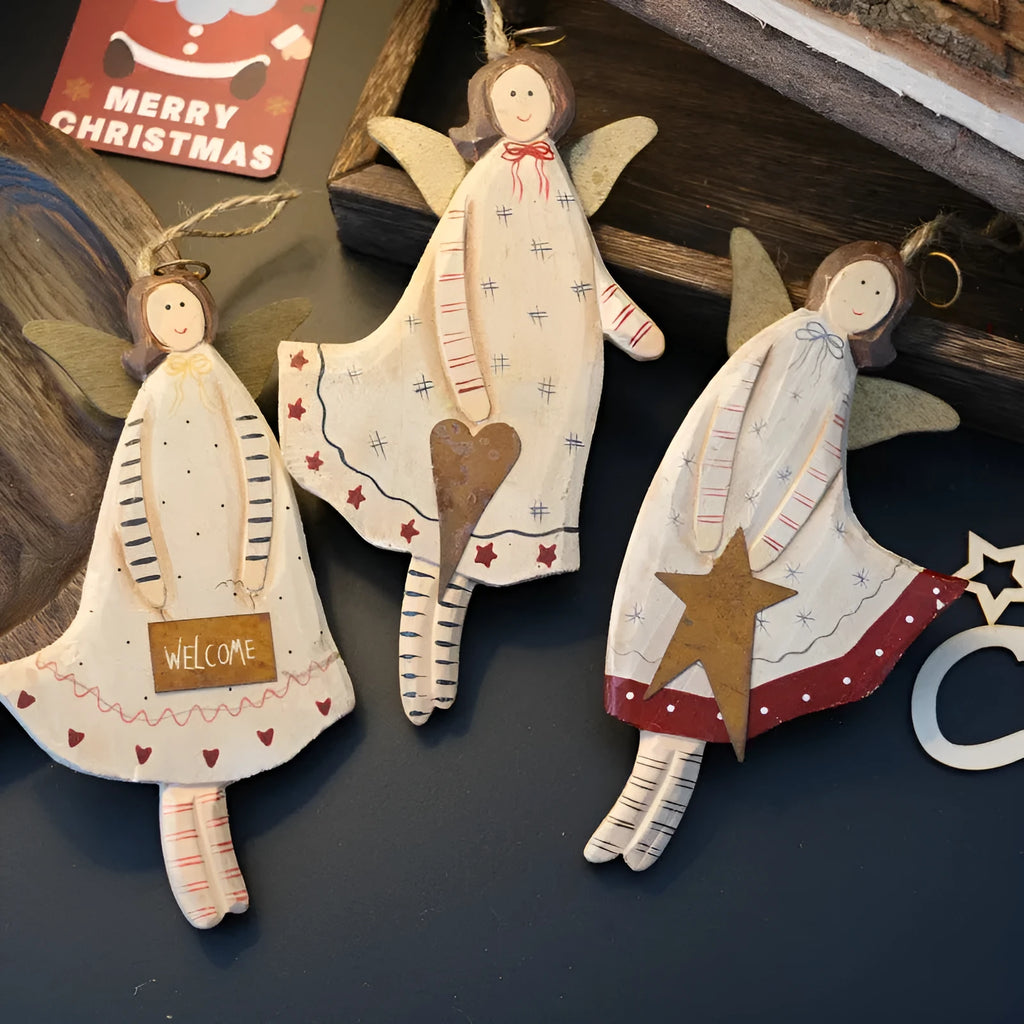 Hand-painted wooden door pendant with carved American country style design