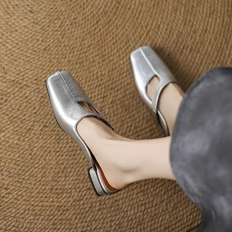 British-style square toe outdoor slippers in artificial PU leather with a rubber sole.