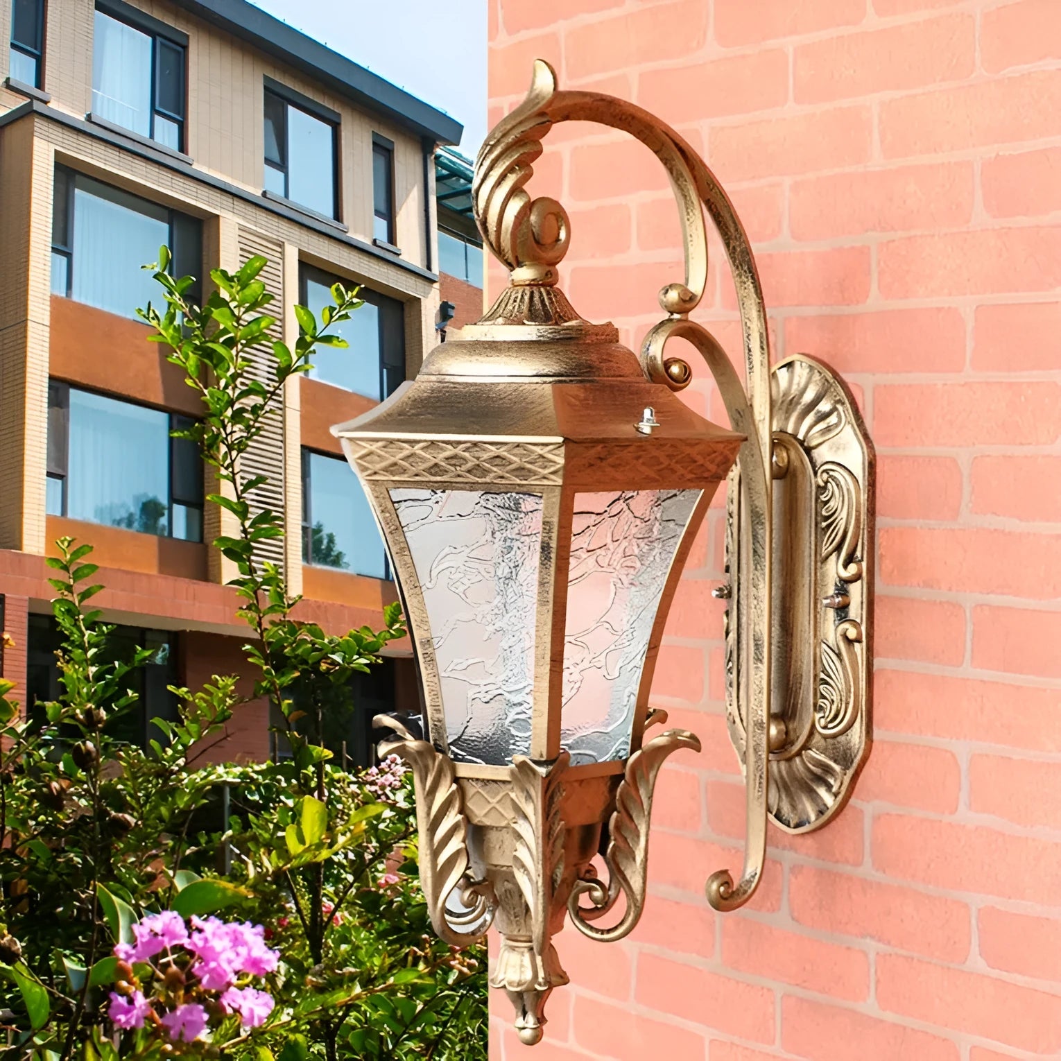 European-style outdoor waterproof courtyard lamp in black or bronze finish