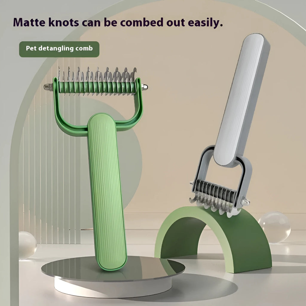 Dog grooming comb with stainless steel teeth and PP plastic handle in green or grey colour