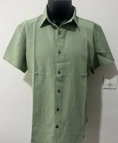 Men's short sleeve linen shirt in solid colour with loose fit design