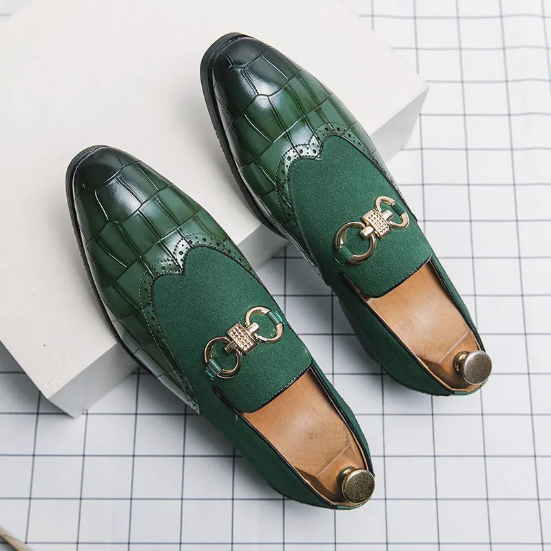 Men's black Korean style pointed toe leather shoes with low top and rubber sole.