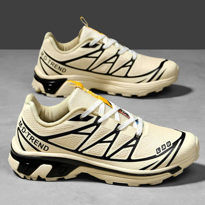 Low-top hiking shoes in artificial leather with rubber sole and mesh lining